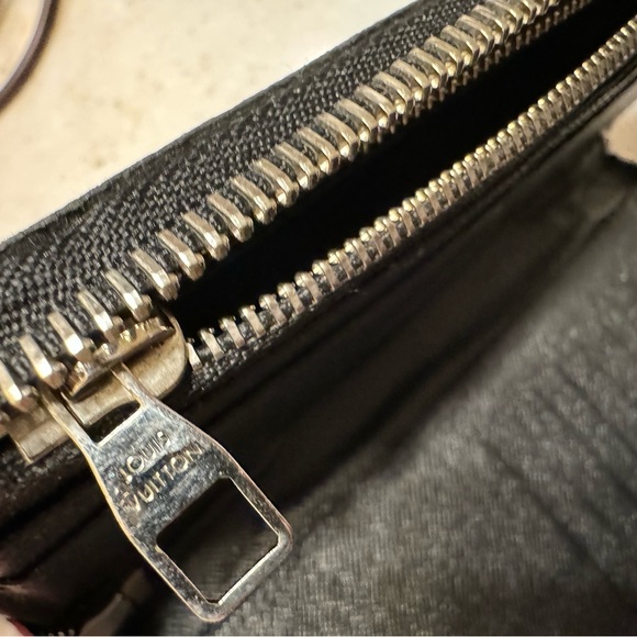 Louis Vuitton Graphite Long Zip Wallet w/ wristlet - Picture 6 of 14